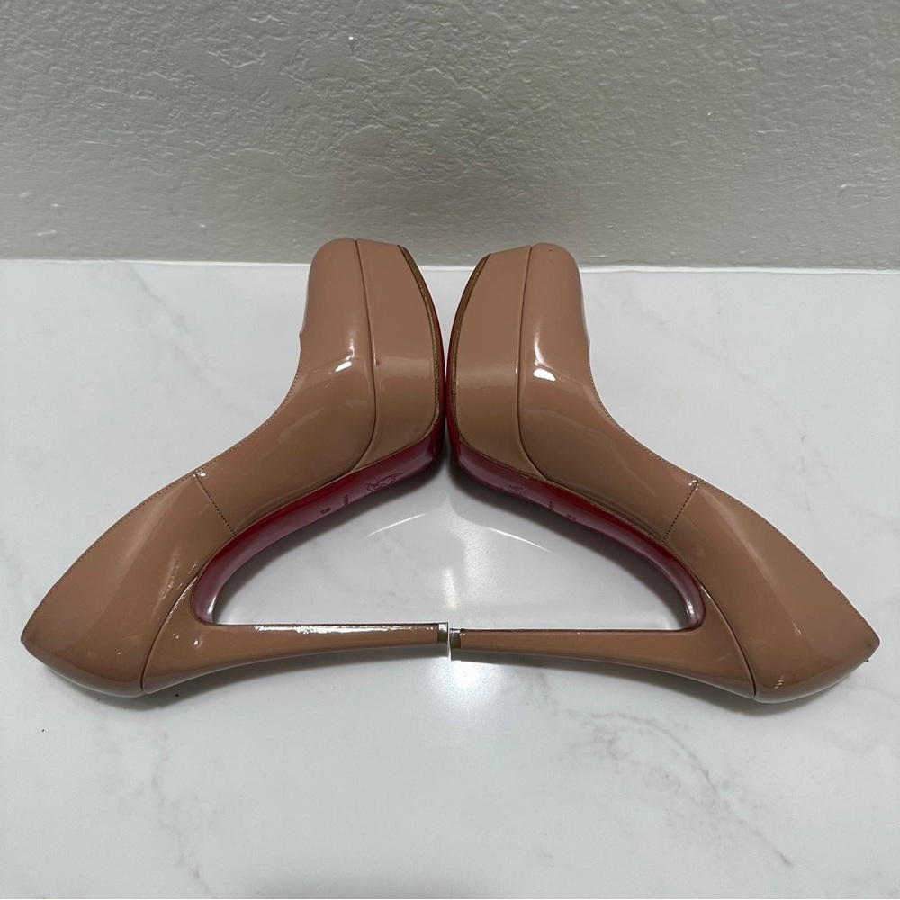 Updates Photos-Nude Patent used but in good condition Christian Louboutin Pumps. - Picture 7 of 11